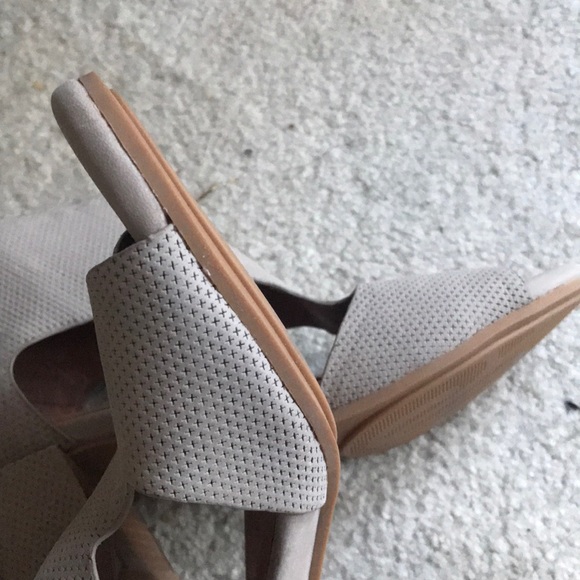 NIB Gentle Souls by Kenneth Cole Charlene Peep-Toe - Picture 5 of 8